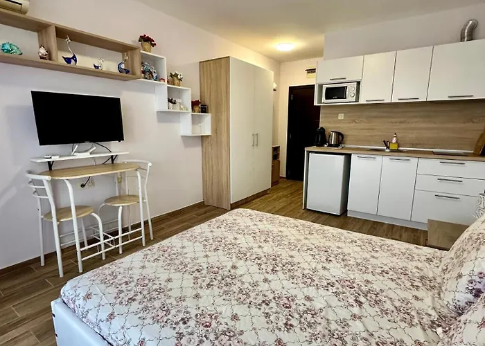 At Kaskadas A44 Slantchev Briag